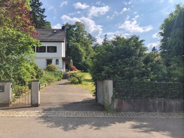Villa auf riesigem Traumgrundstück mit parkähnlichem Flair!, 86356 Neusäß, Einfamilienhaus