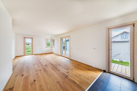 Neubau Erstbezug: 3-Zi-EG-Wohnung in TOP-Lage!, 83607 Holzkirchen, Erdgeschosswohnung