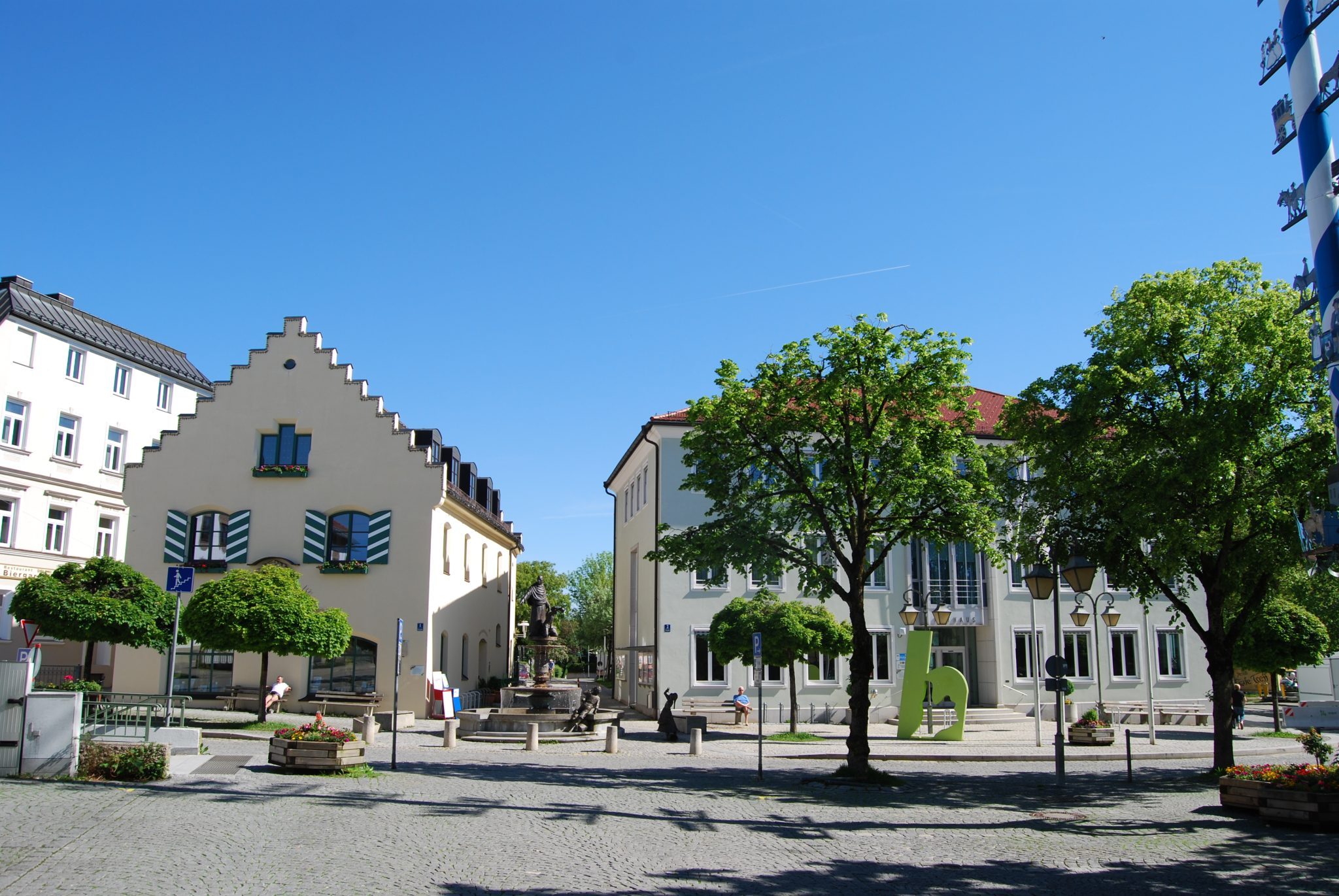 Holzkirchen Rathaus - - rimaldi - Die Immobilienprofis Holzkirchen Rathaus - - rimaldi - Die Immobilienprofis