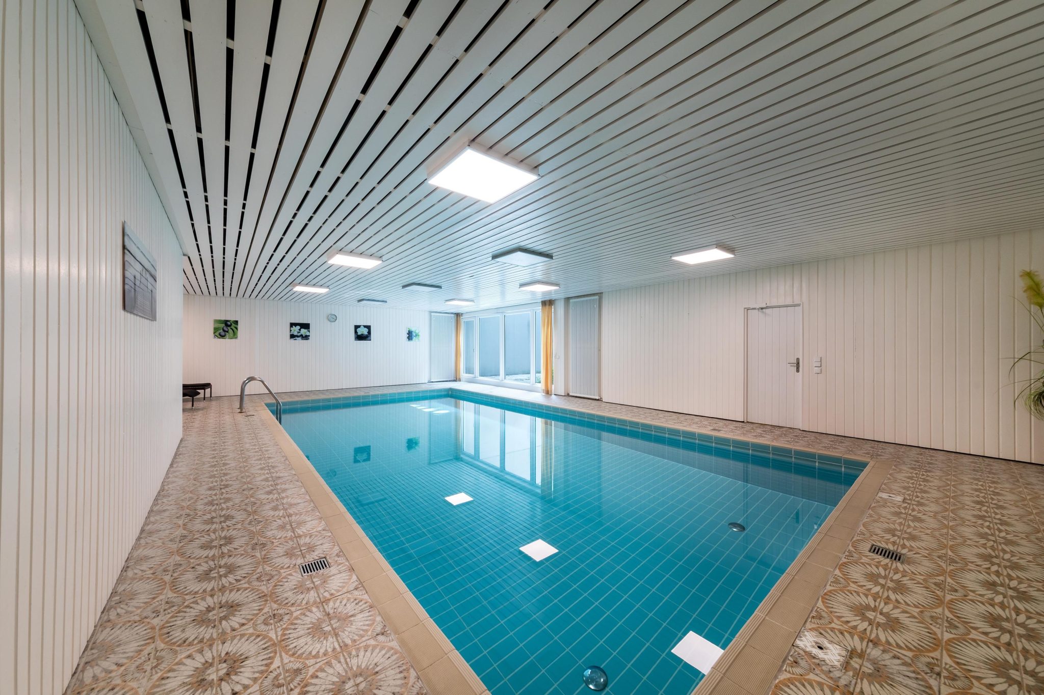 Immobilienangebot - München - Alle - Harlaching: 116 m² mit Pool, Sauna und 2 TG-Plätzen - sofort frei