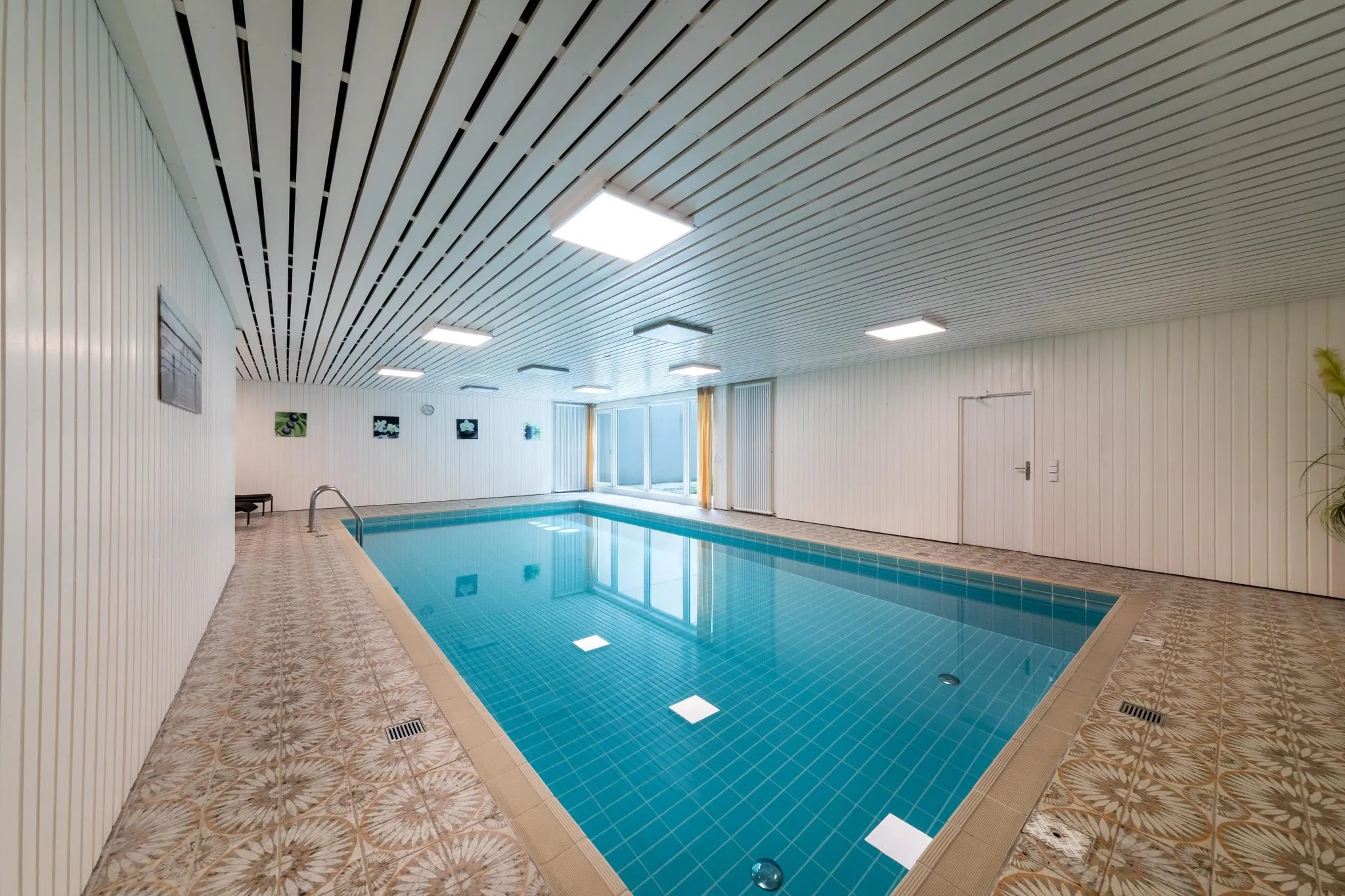 Immobilienangebot - München - Alle - Harlaching: 116 m² mit Pool, Sauna und 2 TG-Plätzen - sofort frei