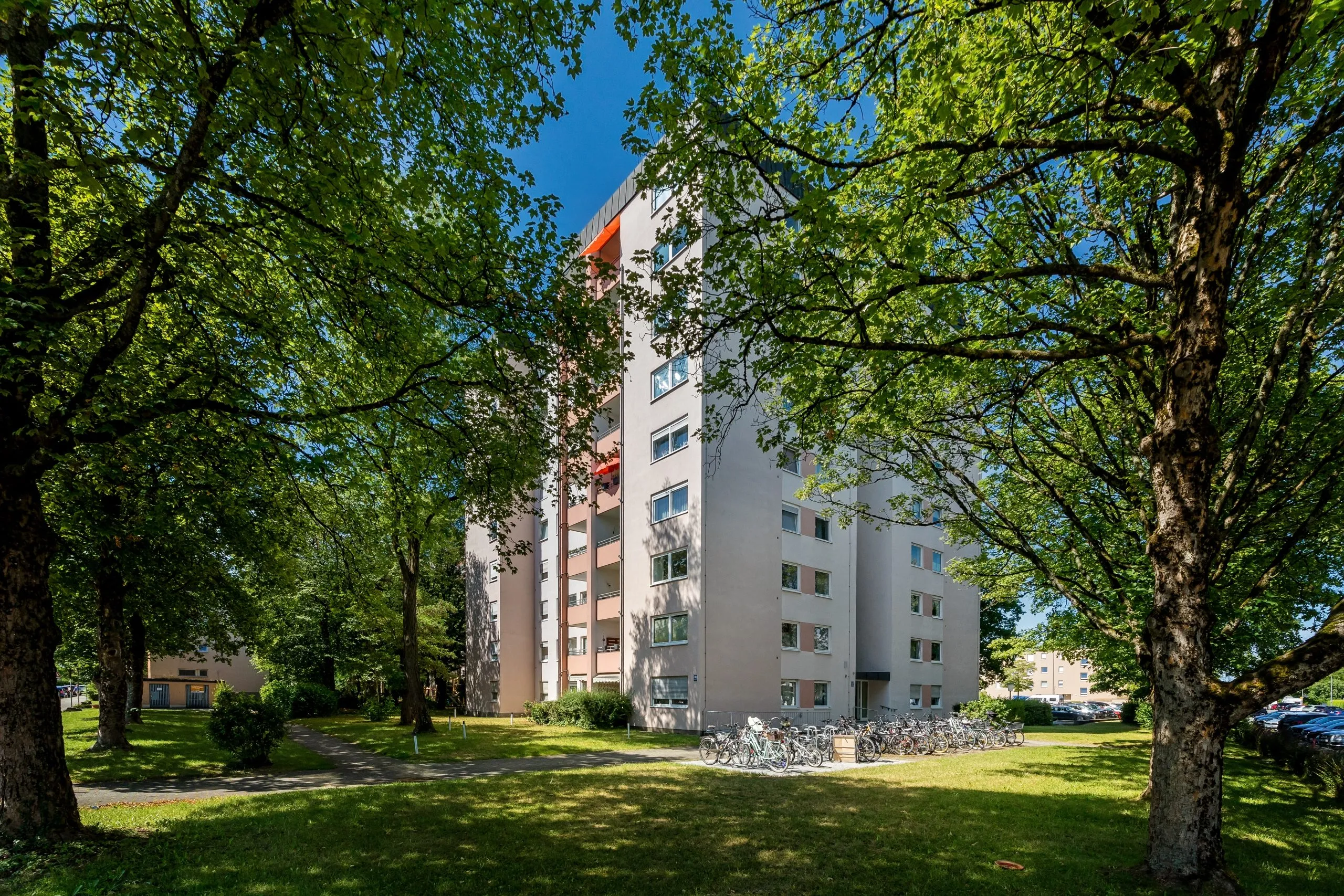 Immobilienangebot - München - Alle - RESERVIERT! Über den Dächern von Hadern · 2 Zimmer · 67 m² · Loggia · Fernblick · frei ab 01.11.