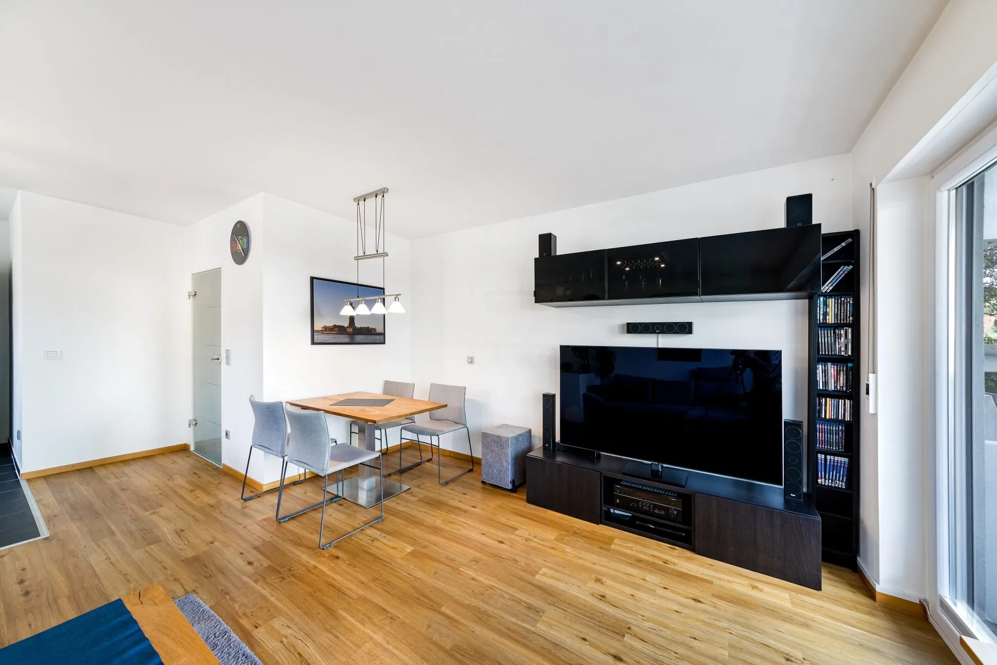 Immobilienangebot - München - Alle - Koffer packen und einziehen – Exklusive Design-Wohnung: Löffelfertig und hochwertigst möbliert